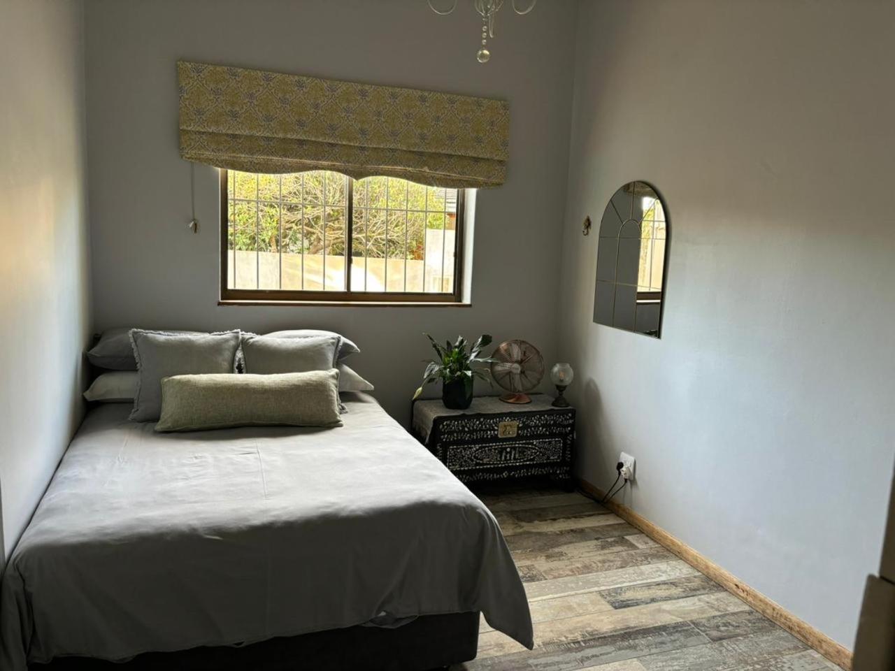 Stellenhaus Guest Cottage Стелленбос Экстерьер фото